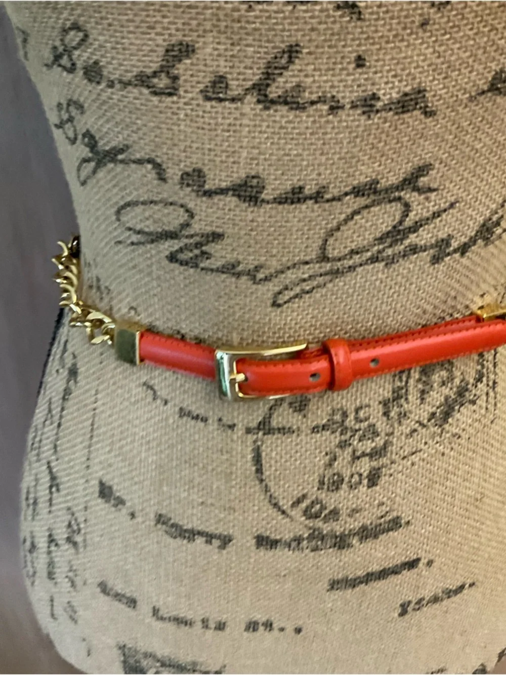 Vintage comment chain